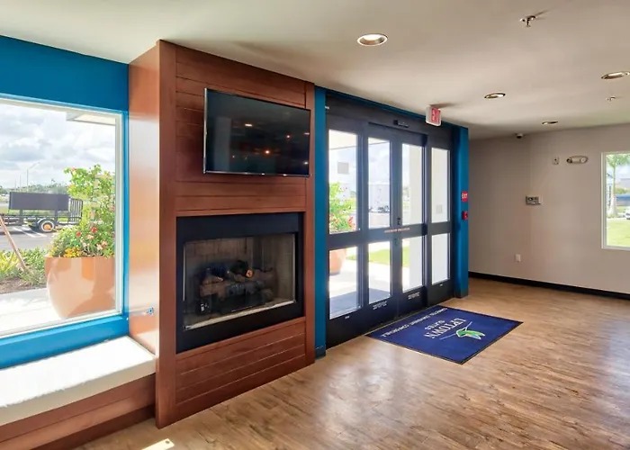Uptown Suites Extended Stay Tampa Fl - Riverview